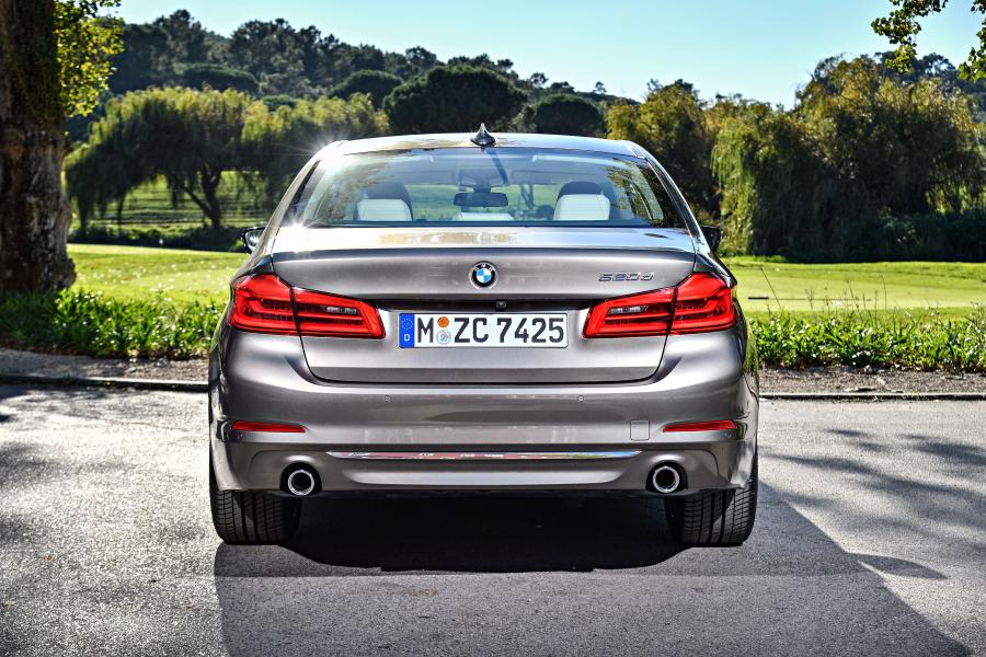  BMW 520d Sedan Luxury Line 2017 года  (WW) (фото 4 из 42)